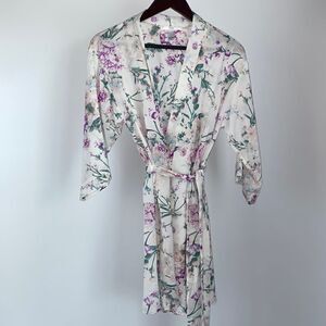 Flora Nikrooz Robe Women’s Size Small Medium Floral Print 3/4 Sleeve Short Robe